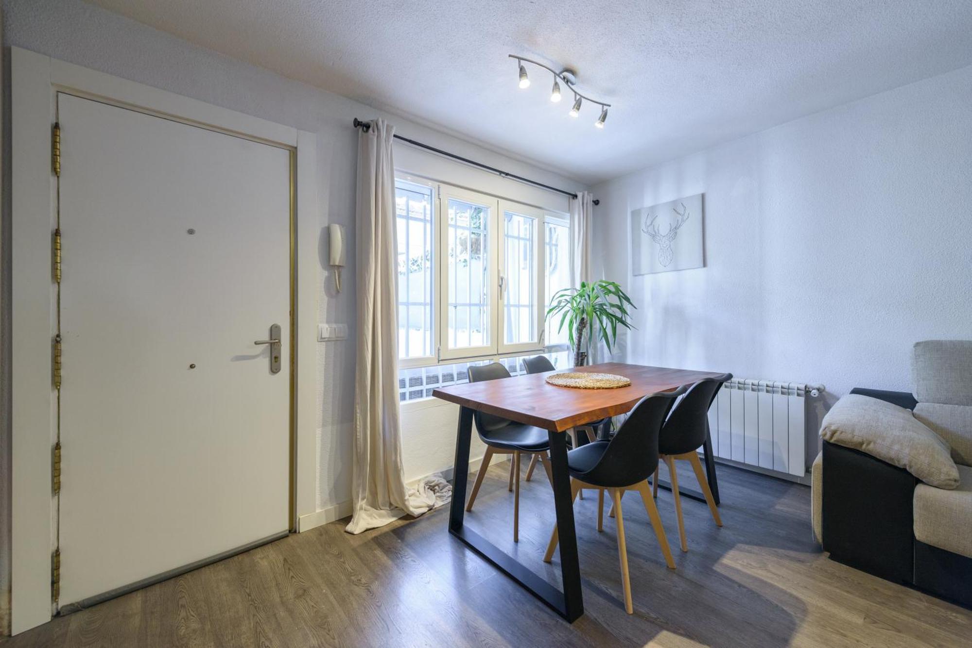Sabadell Calle, Casa Familiar De 3 Dormitorios Con Terraza Junto Metro Fuencarral Мадрид Екстериор снимка