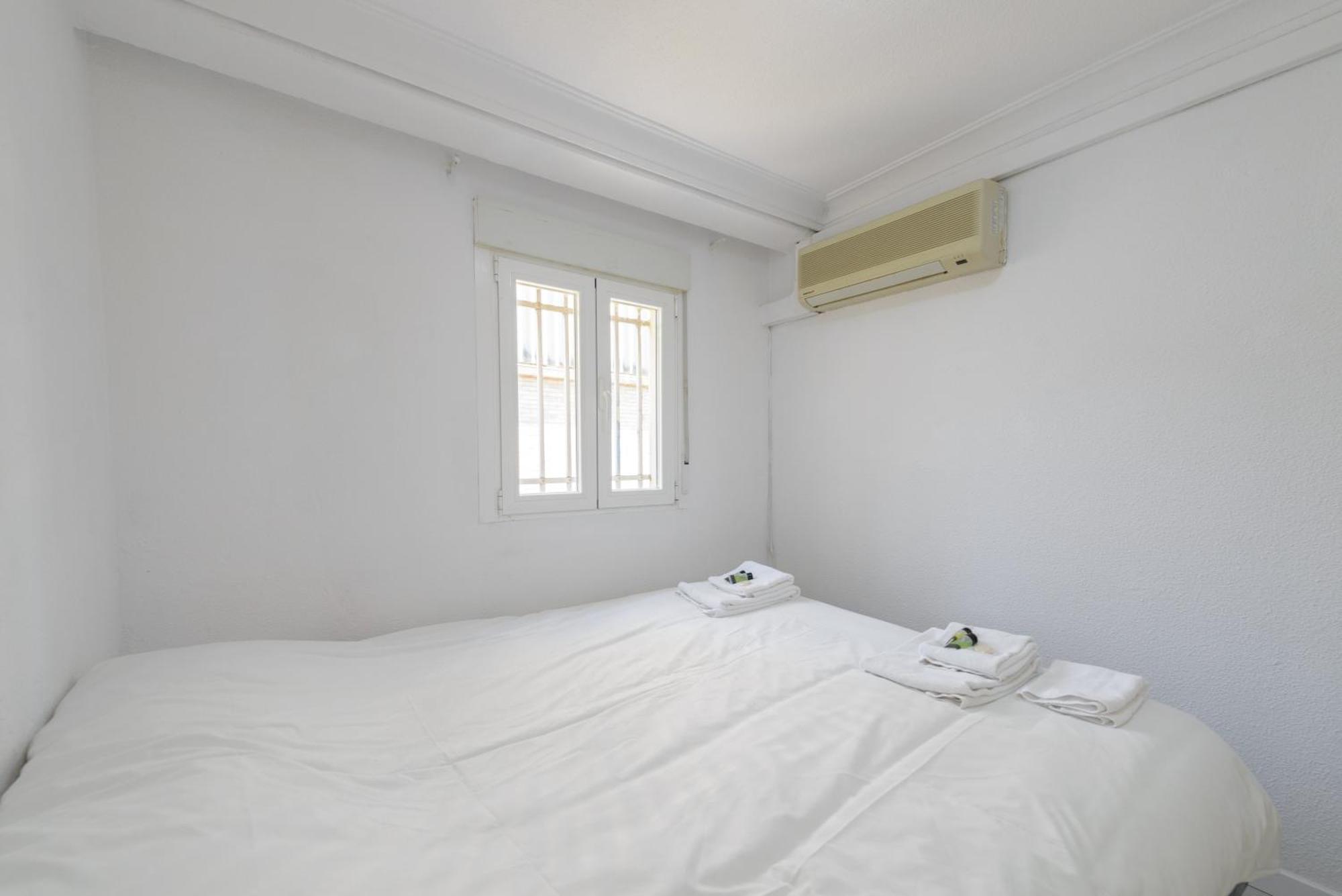 Sabadell Calle, Casa Familiar De 3 Dormitorios Con Terraza Junto Metro Fuencarral Мадрид Екстериор снимка