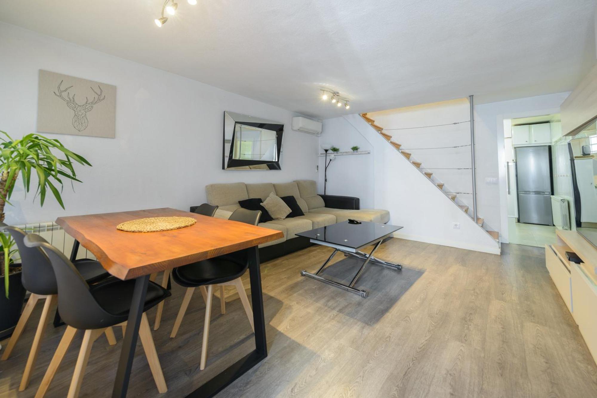 Sabadell Calle, Casa Familiar De 3 Dormitorios Con Terraza Junto Metro Fuencarral Мадрид Екстериор снимка