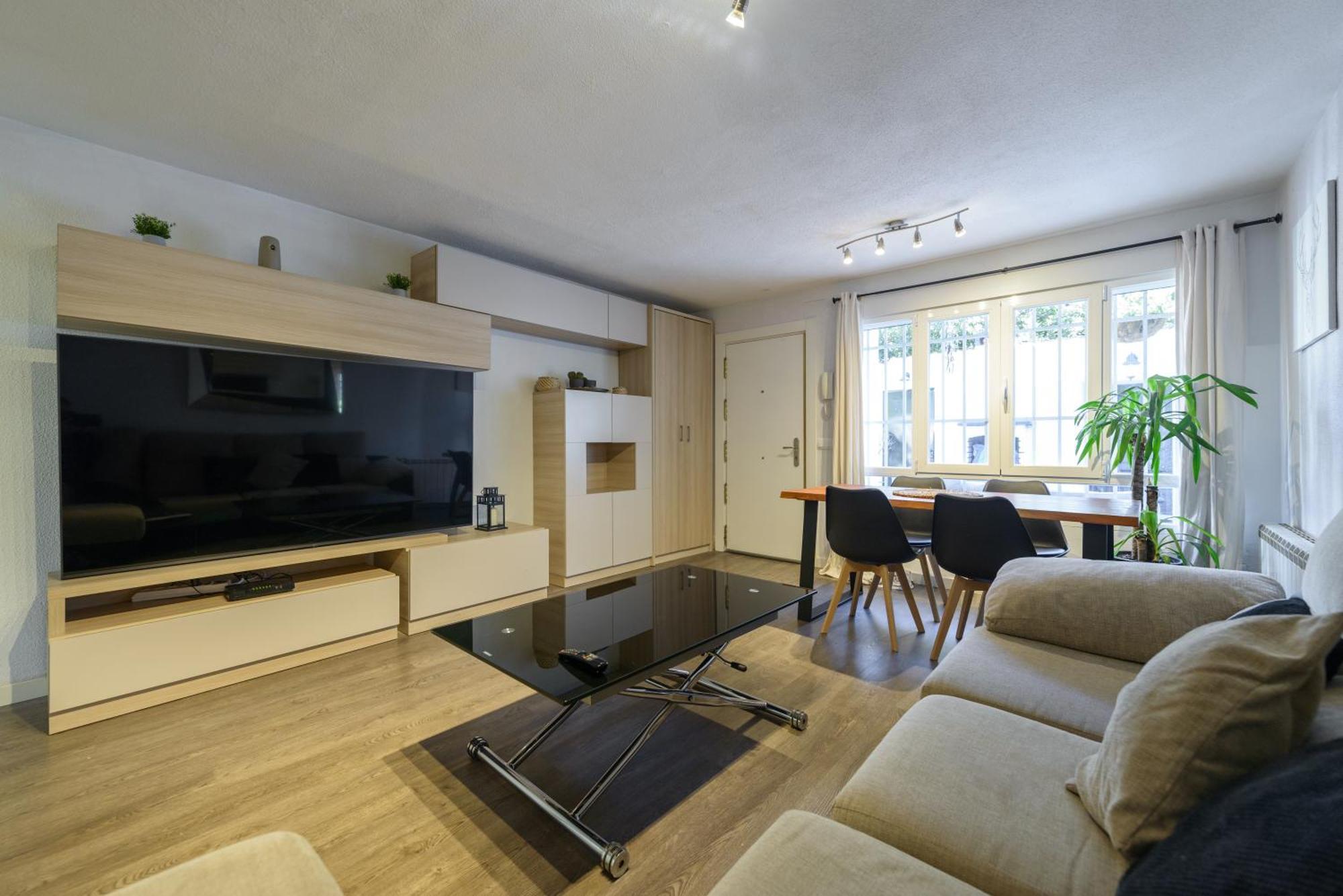 Sabadell Calle, Casa Familiar De 3 Dormitorios Con Terraza Junto Metro Fuencarral Мадрид Екстериор снимка